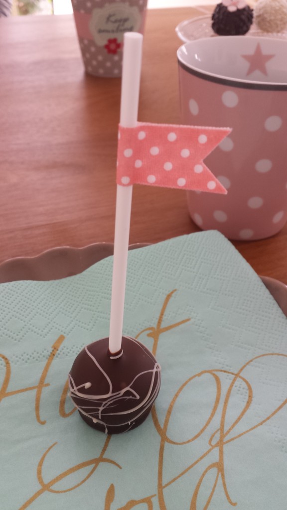 Zartbitter mit Schokoteigfüllung