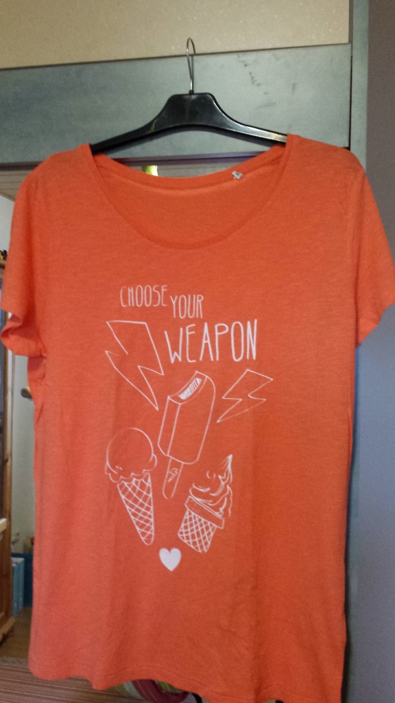 Beute 1: T-Shirt "Choose your Weapon!" 26,90 Euro