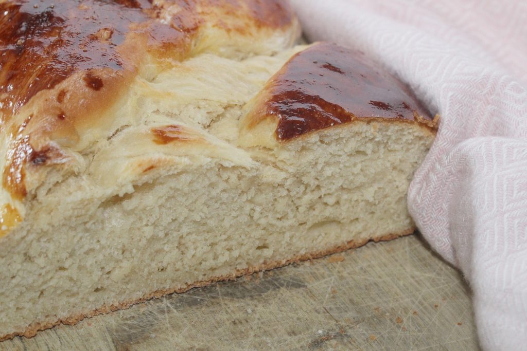 Rezept: Köstlicher Hefezopf für deine Ostertafel - Rheinhessenliebe
