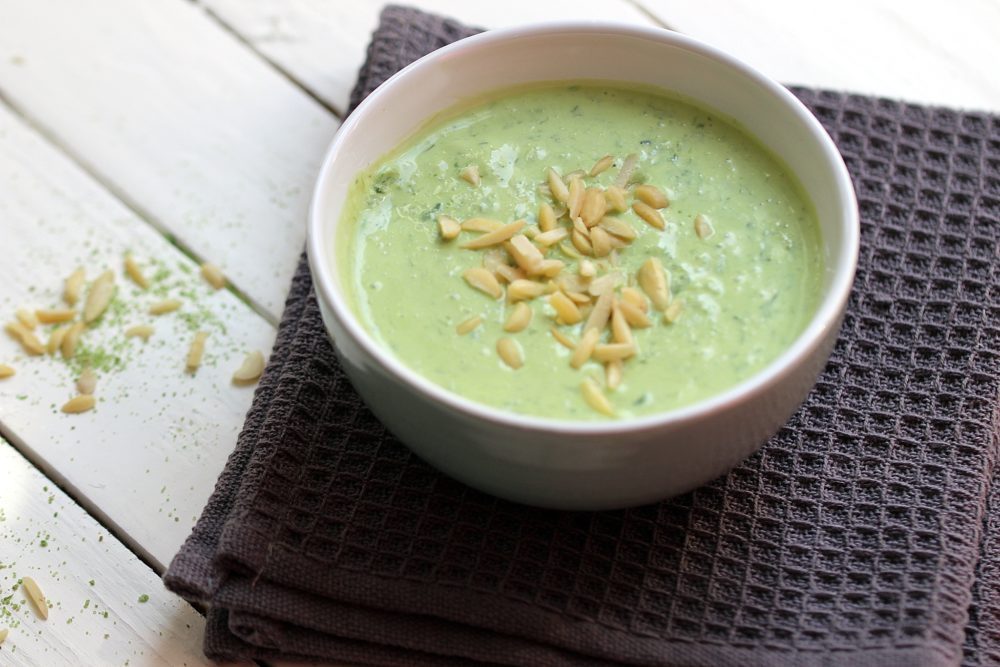 Perfekt für heiße Tage: kalte Joghurt-Bärlauch-Suppe - Rheinhessenliebe
