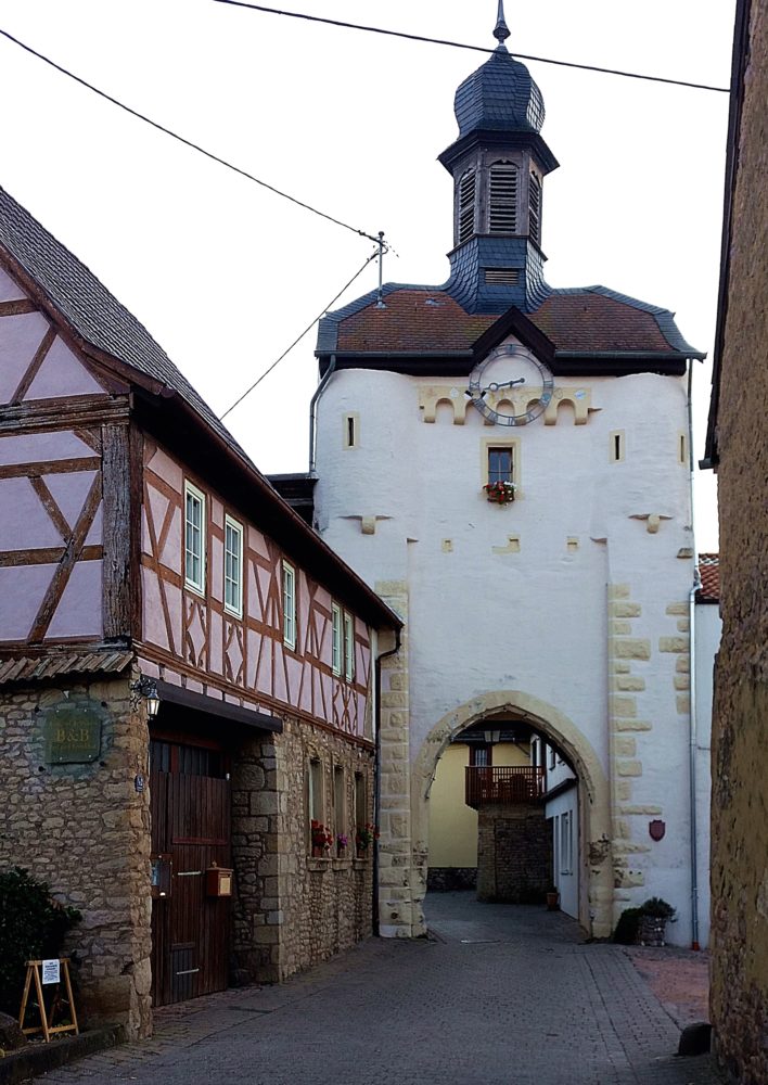 Uhrturm Neu-Bamberg Sehenswürdigkeiten Touristen Rheinhessen