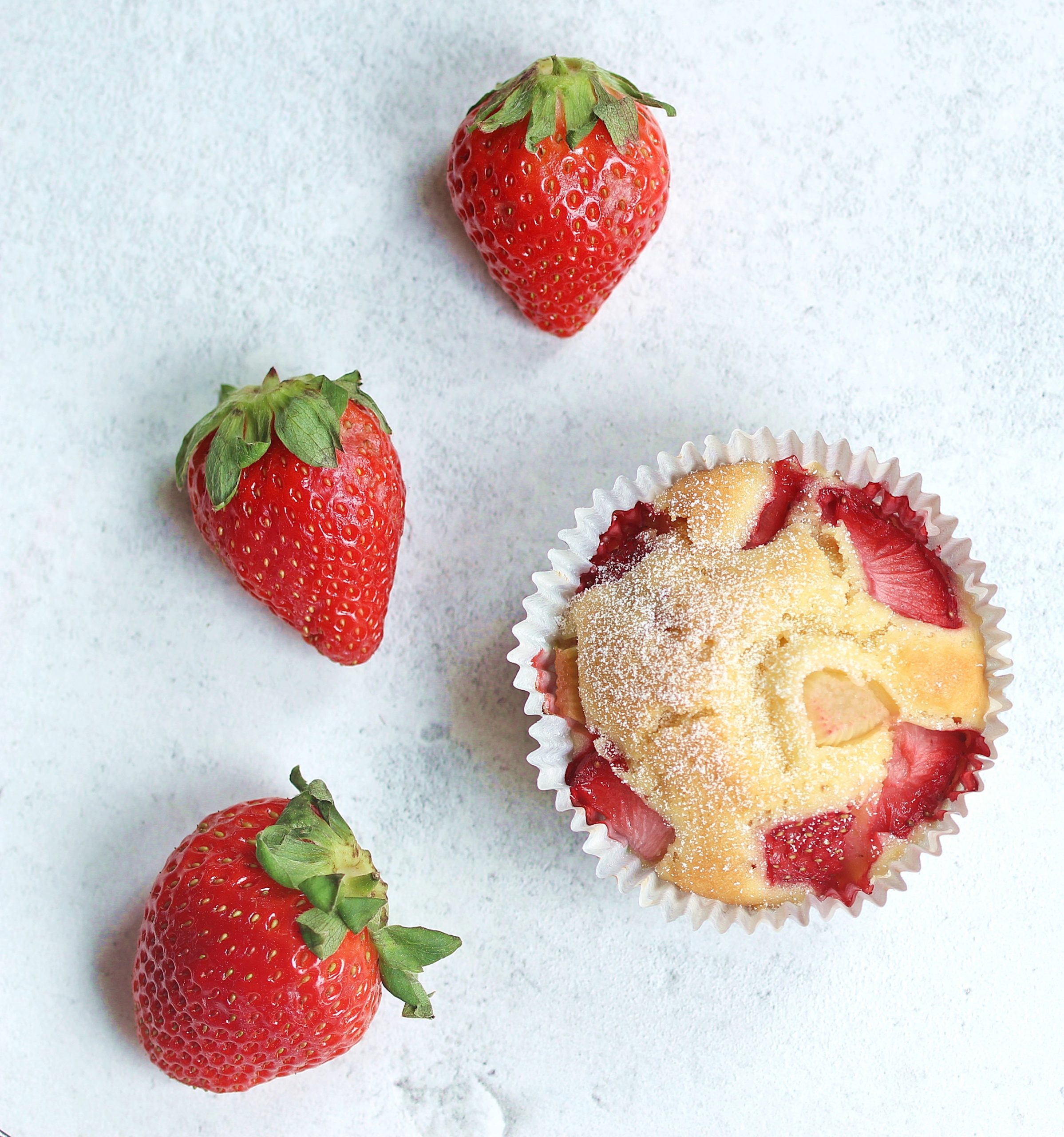 Erdbeer-Rhabarber-Muffins