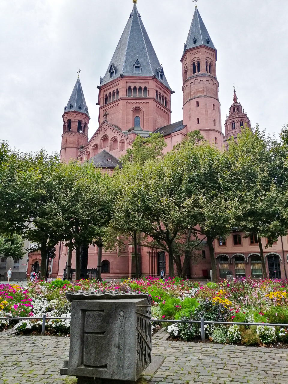 Dom St. Martin Sehenswürdigkeiten in Rheinhessen