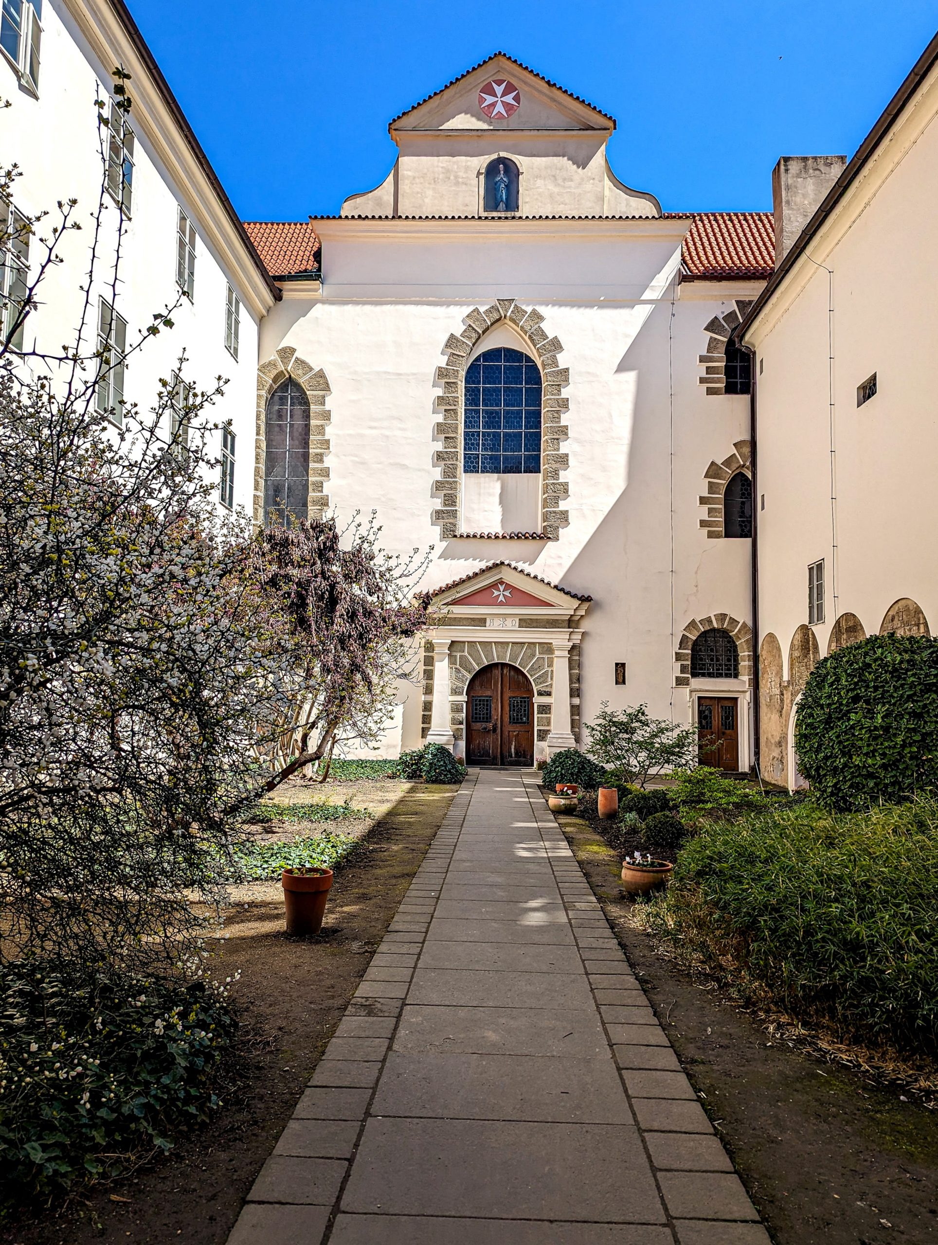 Kirche der St. Maria unter der Kette Prag Innenhof